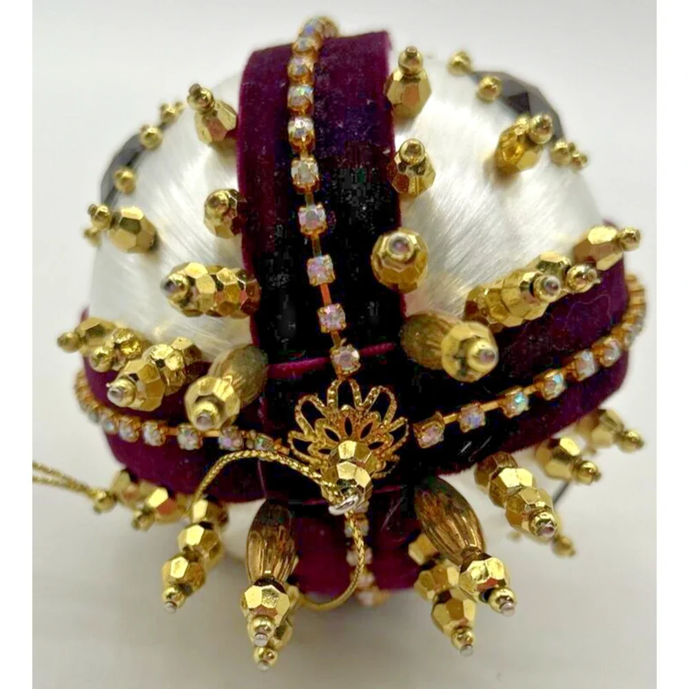 Mary Maxim‎ Design Works Beaded Ornament Kit #6352 Finished Ornament & Box U134